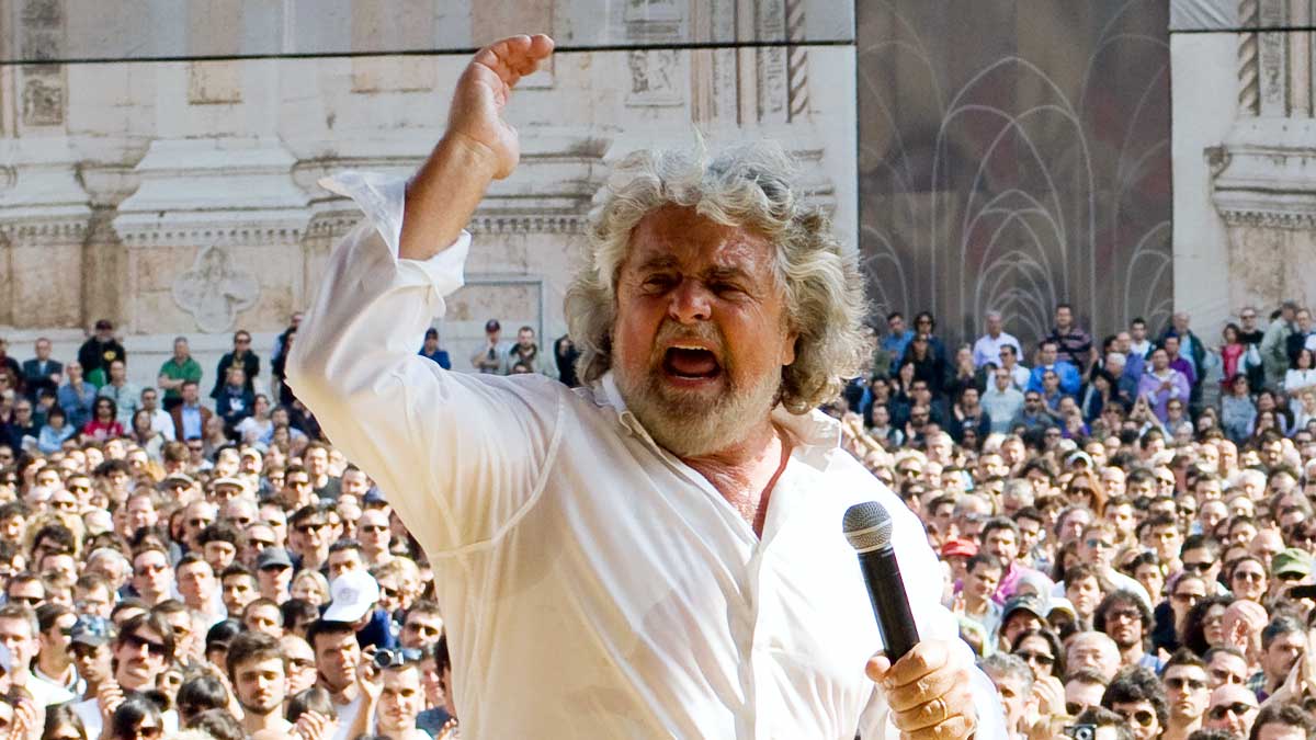 Beppe Grillo riprende le redini del Movimento 5 Stelle