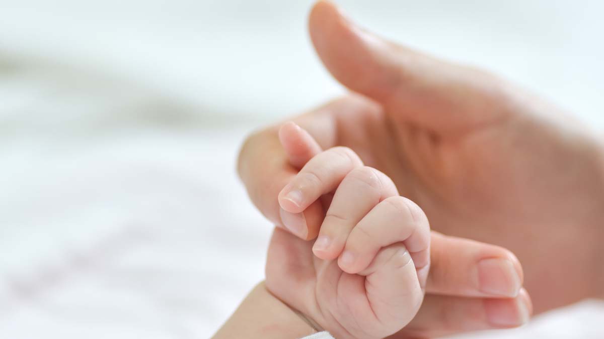 rapporto maternità italia save the children le equilibriste
