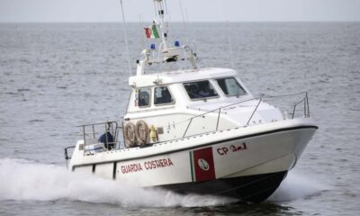 capitaneria di porto guardia costiera motovedetta sbarchi lampedusa neonato morto